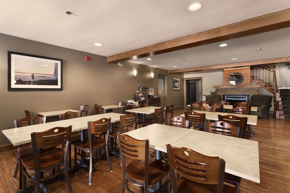 Travelodge Suites By Wyndham Moncton Extérieur photo
