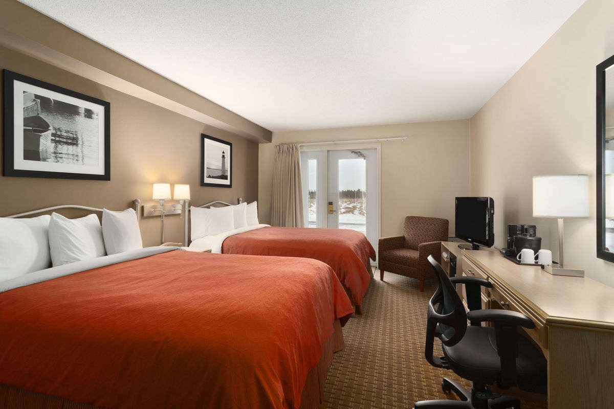 Travelodge Suites By Wyndham Moncton Extérieur photo